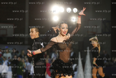 Gimnazjumnr 2 w Zukowie. Konkurs tanca towarzyskiego.
06.12.2014
fot....