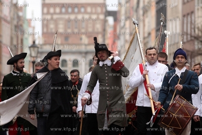 Gdańsk. Przemarsz ul.Długą z okazji jubileuszu siedemdziesięciolecia...