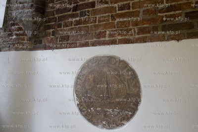 Pora na konserwatora. Zwiedzanie pomieszczeń komory...