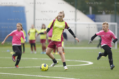 Gdansk Zaspa. Pilkarski turniej dzikich druzyn Do przerwy...