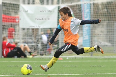 Gdansk Zaspa. Pilkarski turniej dzikich druzyn Do przerwy...