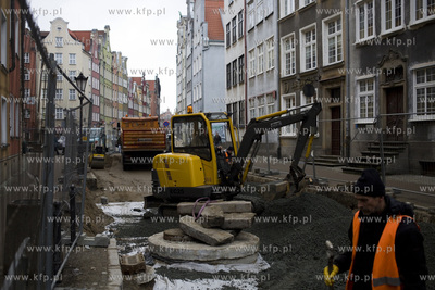Wymiana nawierzchni ulicy Chlebnickiej w Gdańsku.
20.02.2017
fot....
