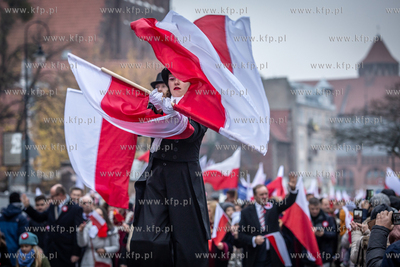 Gdańsk. Parada  na 100-lecie odzyskania niepodległości....