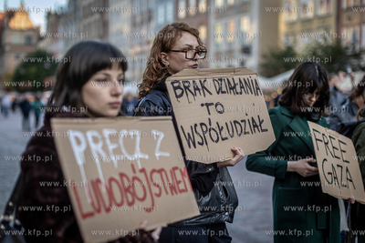 Długi Targ w Gdańsku.  Trójmiasto Przeciw Ludobójstwu...