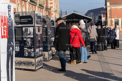 Plac przed Dworcem Głównym PKP w Gdańsku. Otwarcie...