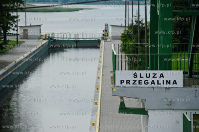 Sluza w Przegalinie - to sluza komorowa umozliwiajaca...