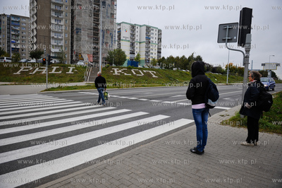 Gdansk. Chelm. Napis PALIKOT ulozony z plytek chodnikowych...