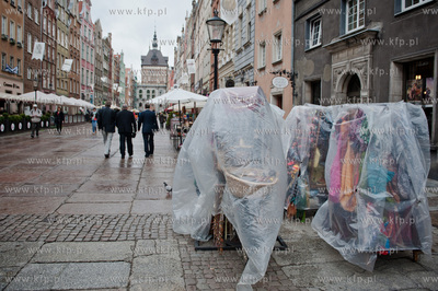 Gdansk. Ul. Dluga. Jesienna pogoda na ulicach Starego...