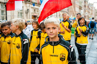 Gdansk. Ul. Dluga. Parad zawodnikow uczestniczacych...