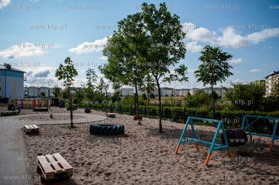 Gdansk. Ujescisko. Nowo powstaly Ekologiczny plac zabaw...