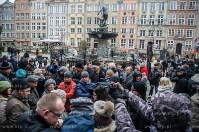 Gdansk. Dlugi Targ. Protest mieszkancow Gdanska, ktorzy...