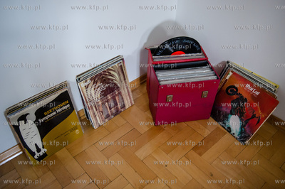 Gdansk. Kawiarnia Fusy i Mietusy. Tysiace Winyli na...