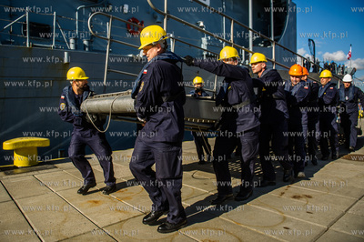 Port Wojenny w Gdyni Oksywiu. Przywitanie powracających...