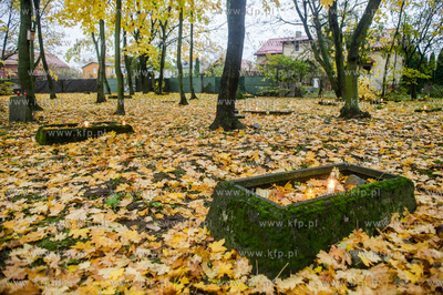 Gdańsk. Dzień Wszystkich Świętych. Nz były Cmentarz...
