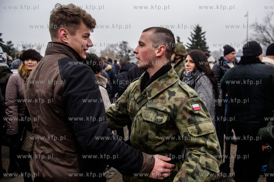 Gdynia. Nabrzeże Pomorskie. Uroczysta przysięga wojskowa...