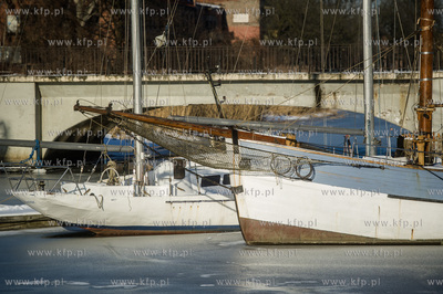 Gdańsk. Mroźny, słoneczny, zimowy dzień. Minusowe...