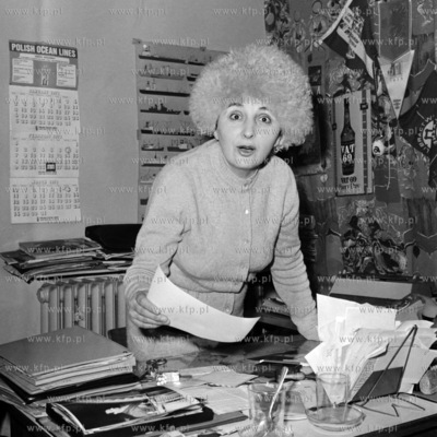 Lucyna Legut - aktorka , pisarka i malarka. Debiutem...