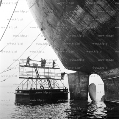 Konserwacja kadłuba statku Manifest Lipcowy w Gdańskiej...