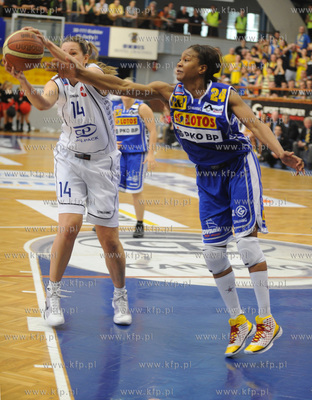 Krakow. Polfinal Play Off ekstraklasy koszykarek Wisla...