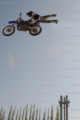 Mlode Miasto w Gdansku. Pokazy Freestyle Motocross...