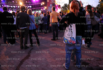 Gdansk. Plac zebran Ludowych. Scena letnia. Koncert...