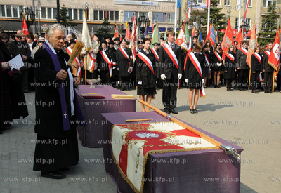 Gdynia. Uroczystosci z okazji 70 rocznicy zbrodni katynskiej....