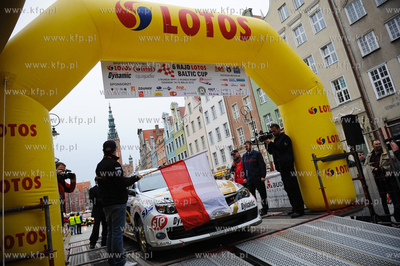 Gdansk. Dlugi Targ. Uroczysty start 6-go Rajdu Lotos...