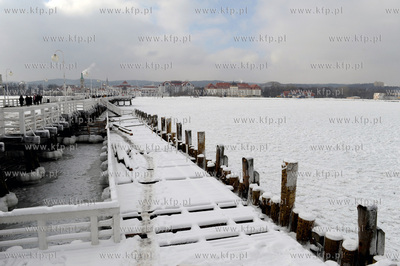Sopot. Silne mrozy spowodowaly zamarzniecie zatoki...