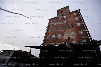 Zasniezone ulice Gdanska. Wyspa Spichrzow - nz Wielki...