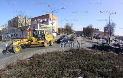 Ponad 100 samochodow blokowalo droge krajowa22 miedzy...