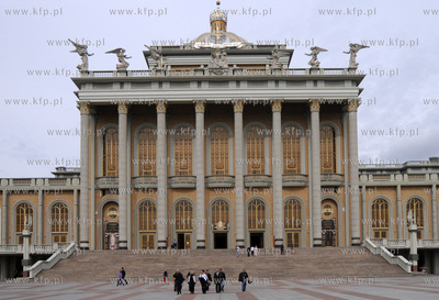 Sanktuarium Matki Bozej Bolesnej w Licheniu (woj. wielkopolskie)....