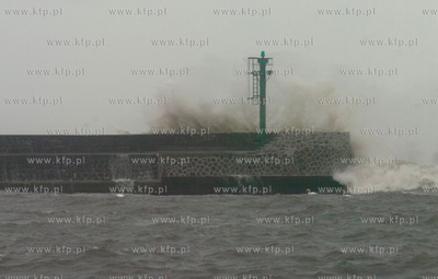 Sztormowa pogoda w Ustce 31.01.2013 
fot. Pahaoo/KFP
