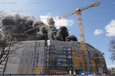 Pozar dachu Teatru Muzycznego w Gdyni . W akacji gasniczej...