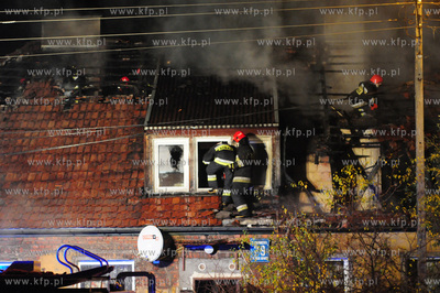 Pożar na Oruni Dolnej. Pożar wybuchł ok. 21.20 w...