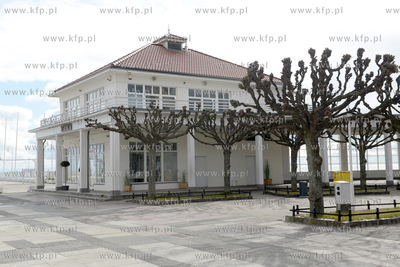 Sobota 25 kwietnia 2020 roku w Sopocie, godziny przedpołudniowe...