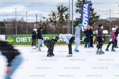 Gdyńskie lodowisko między Areną Gdynia a Centrum...