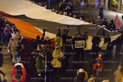 Gdańsk. Przemarsz konduktu żałobnego z trumną zamordowanego...