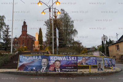 Kielno, wieś na Kaszubach. Plakaty wyborcze. 13.10.2019...