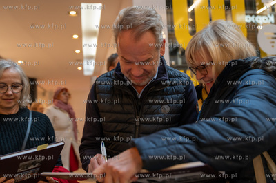 Gdańsk, Centrum Handlowe Manhattan. Spotkanie promocyjne...