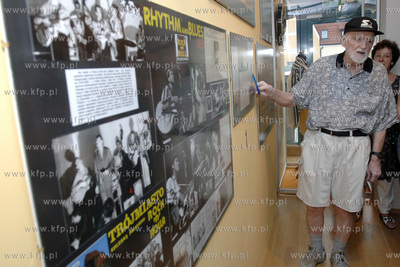 Krzywy Domek - Centrum Rezydent w Sopocie - pokaz filmu...