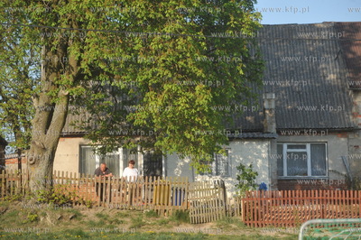 Mlodzi pilkarze na boisku w Sulminie. Mecz pilkarski...