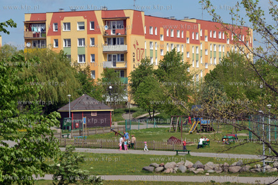 Gdansk Chelm. Plac zabaw przy ul. Dragana, widok z...