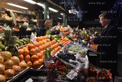 Świąteczne zakupy na Hali Targowej w Gdańsku. Zewnętrzne...