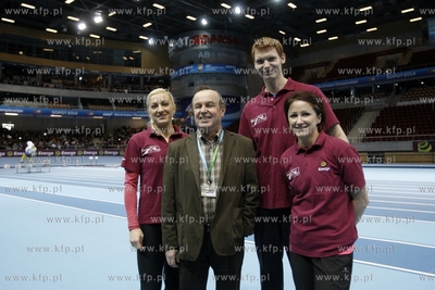 Dzien otwarty Ergo Areny. Bieg Vipow. 
16.02.2014
fot....