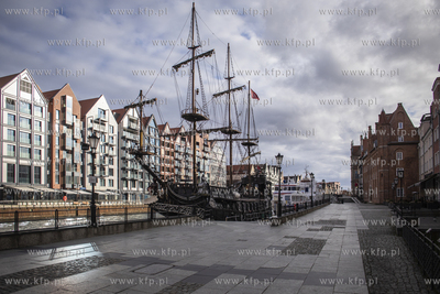 Wyludnione Główne Miasto w Gdańsku w związku epidemią...