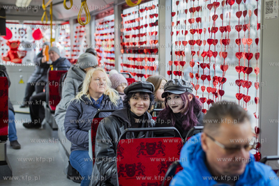 Specjalnie udekorowany walentynkowy tramwaj Bombardier...
