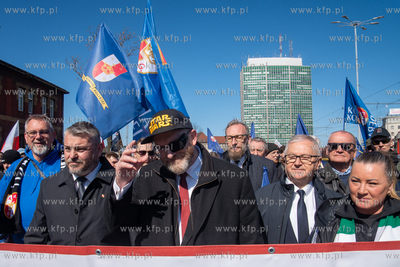 Gdańsk. Marsz "Polska za pokojem" zorganizowany przez...