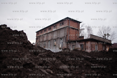 Kolejne budynki Stoczni Gdanskiej do wyburzenia .Tym...