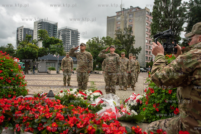 Stocznia Gdańska. Uroczystości z okazji 41. rocznicy...