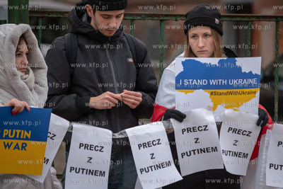 Gdańsk. Manifestacja pod konsulatem Rosji we Wrzeszczu....